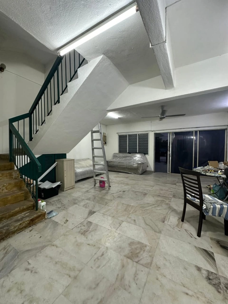 3 Storey TAMAN DAYA Kepong , Actual, CORNER LOT, Reno, Low Deposit