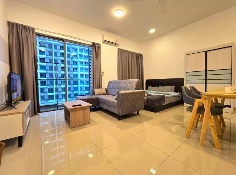 Cybersquare Apex Tower 1Bed 1 seating room with bathroom