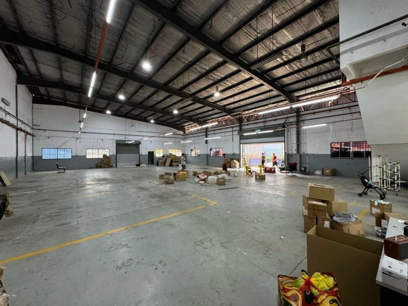 1.5 Storey SEMI-D FACTORY Taman Sri Serdang, with CCC, Low Deposit