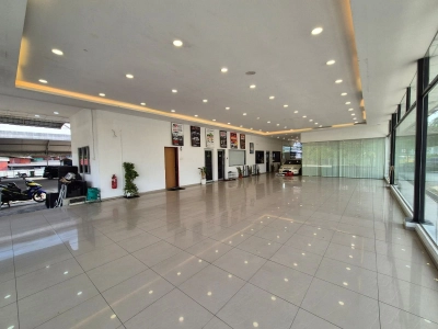 3328m² COMMERCIAL LOT WITH CAR SHOWROOM, CHERAS FOR RENT