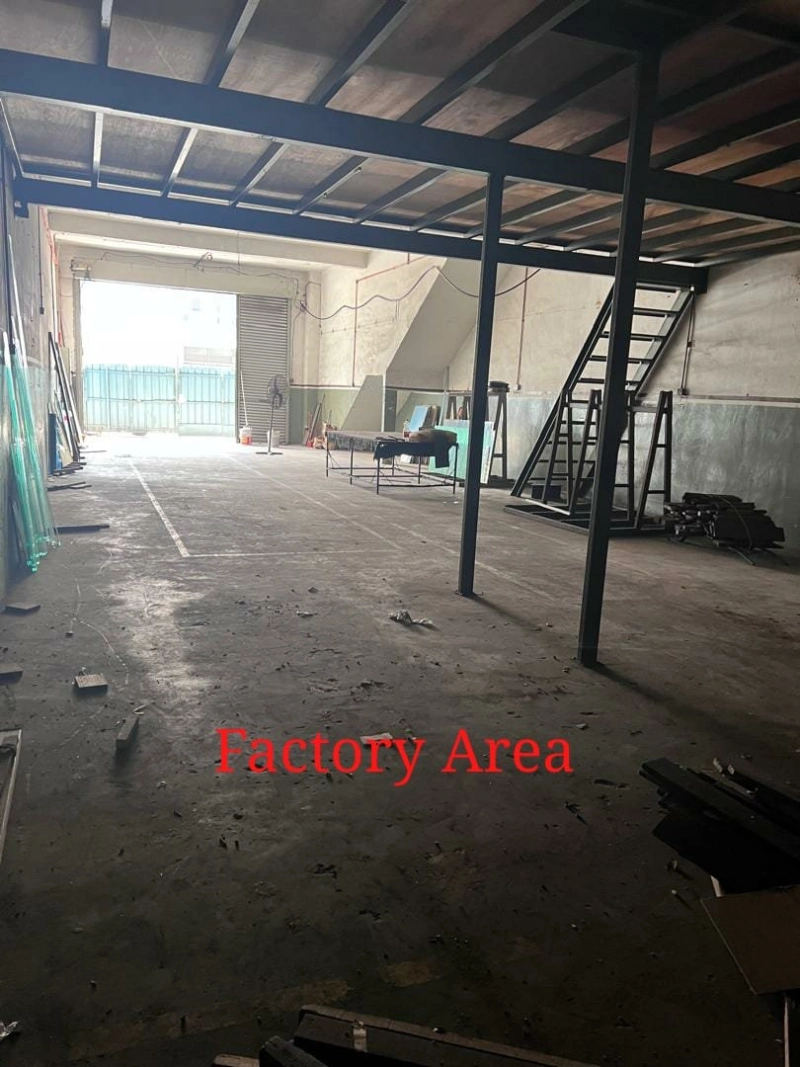1 1/2 Storey Factory/ Warehouse for rent