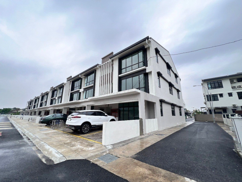 IDAMAN GRAND RESIDENCE TAMAN SENTOSA TOWNHOUSE