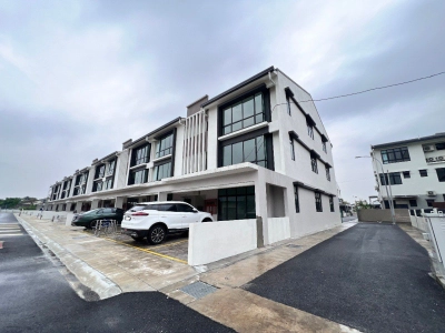 IDAMAN GRAND RESIDENCE TAMAN SENTOSA TOWNHOUSE