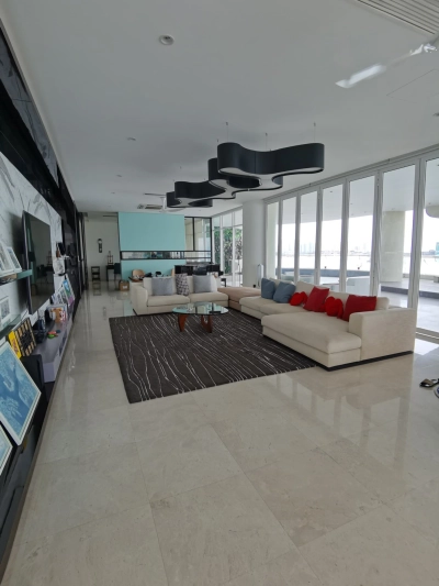 8 Gurney Seaview Luxury Private unit tastefully renovated furnish