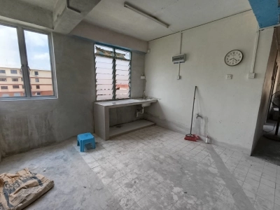 Cash Out Kulai Temenggong Flat 2Rooms 2Baths Renovated Unit For Sale