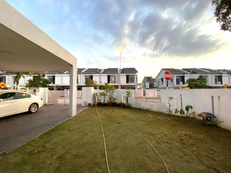 2 Storey Terrace At Laman Delfina Nilai Impian, Negeri Sembilan