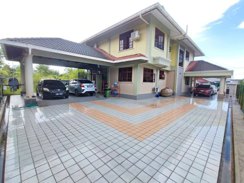 Double Storey Bungalow House Lorong Diplomatik, Kuching For Sale