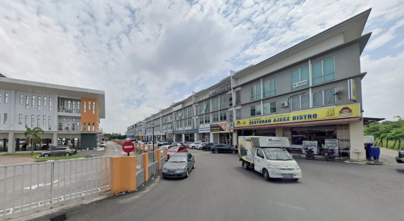 3 Storey SHOP TAMAN DENAI PUCHONG, Actual, CORNER, Facing MAIN Road, Low Booking