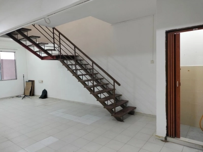 KULAI JOHOR || TAMAN SCIENTEX KULAI || RUMAH TERES DUA TINGKAT || BUMI LOT || FREEHOLD || RM295,000 || (sp2511-0102)