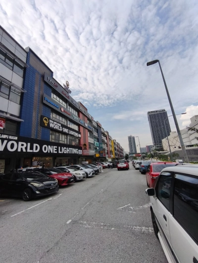 4 Storey Shop Lot THE EARTH Bukit Jalil, CORNER Lot, Premier Loaction, Facing MAIN ROAD