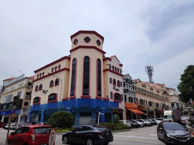 Kota Damansara 5 storey Corner shop office for sale