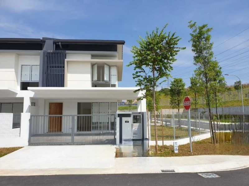 Kota Emerald, Rawang Corner Lot Double Storey Terrace Garland Residence
