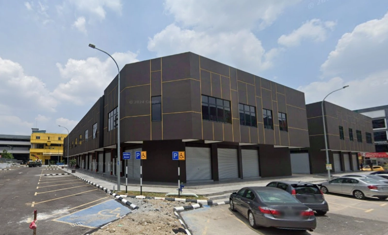 2 Storey SHOP TAMAN SRI MUDA Seksyen 25, Actual, CORNER LOT, Move In Ready