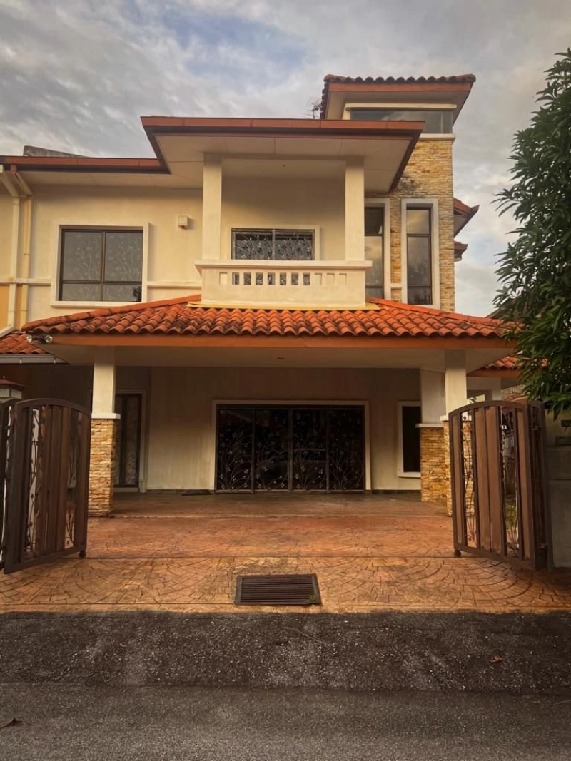 2 storey SEMI D Tropika kemensah SALE
