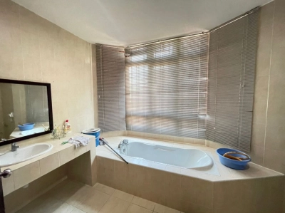 Sungai Emas Semi-D | 2.5-Storey | Renovated & Furnished | RM1.45 Mil | Freehold