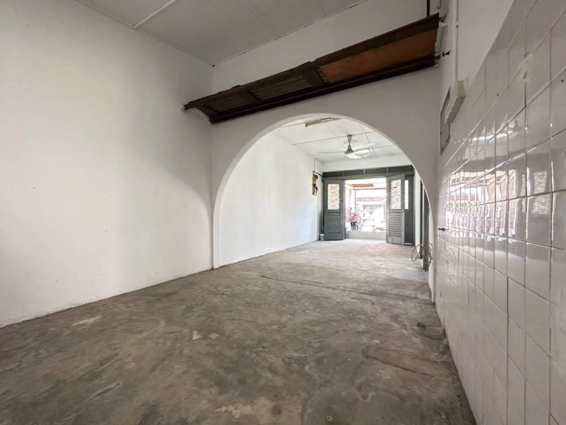1 Storey End Lot with Extra Land Lembah Keramat Selangor For Sale