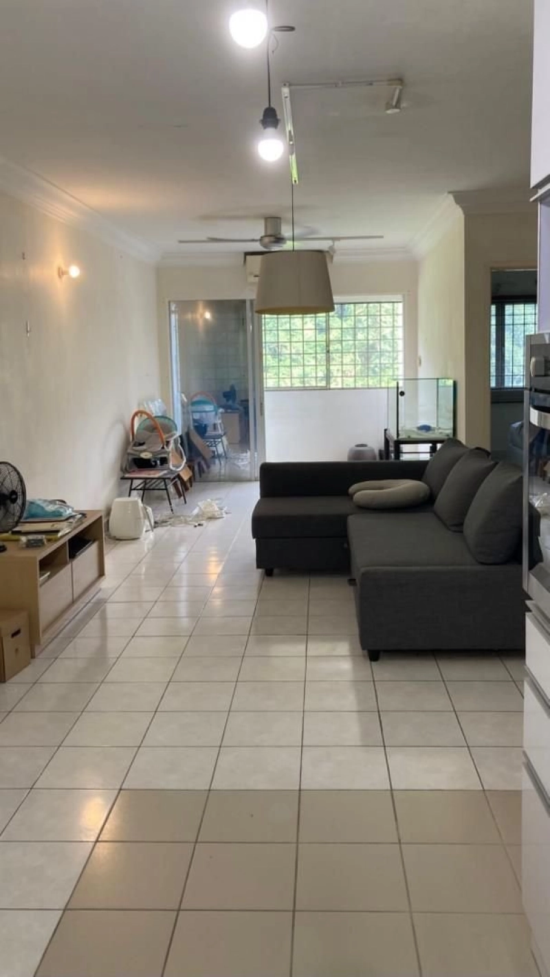 Well Kept 3 Bedroom Unit 1 Car Park Flora Damansara Apartment For Sale