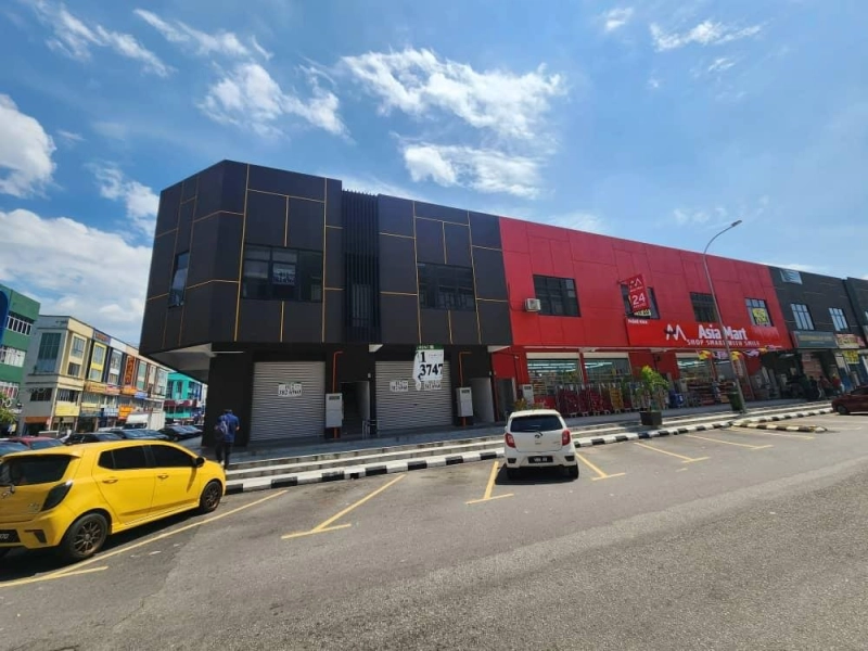 2 Storey SHOP TAMAN SRI MUDA Seksyen 25, Actual, CORNER LOT, Move In Ready