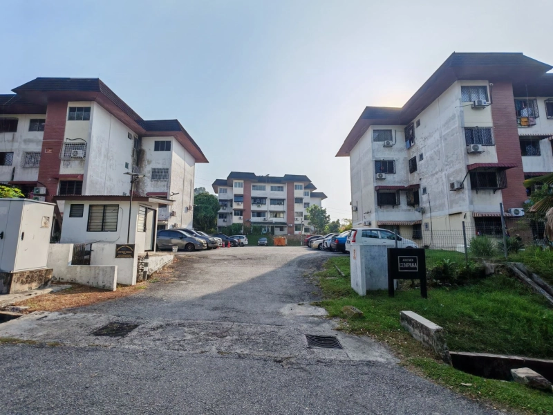 Cempaka Apartment @ Bandar Baru Selayang - Sale below bank value Rm50k-Good for investment Roi 5.3%