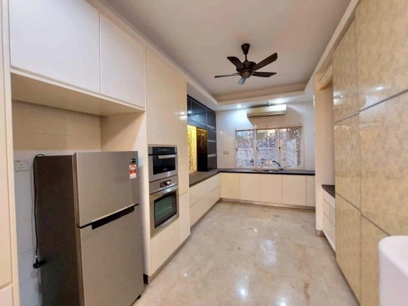 Taman Tasik Indah, Jalan Ipoh - 3sty House, CORNER