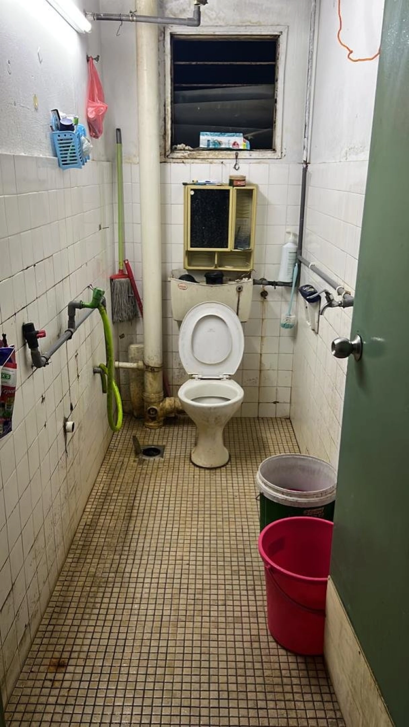 Shop Apartment with 3 rooms