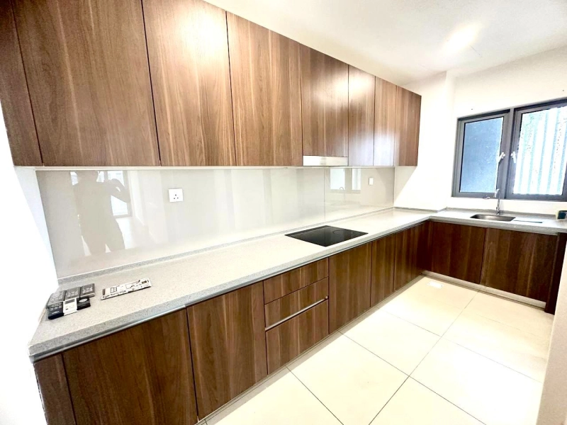LAKEFRONT RESIDENCE DUAL KEY FOR SALE - SUPER BELOW MARKET VALUE