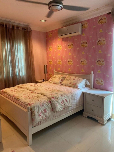 MUTIARA GOMBAK SEMI D CORNER