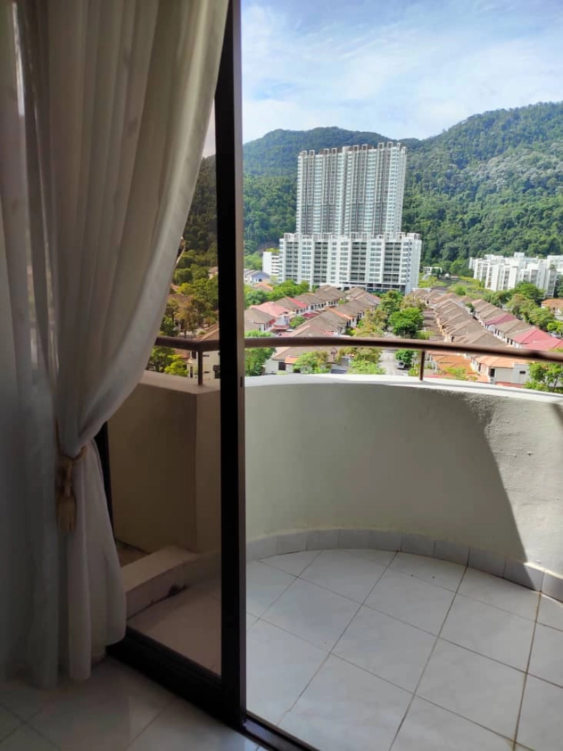 Eden Fairway Condo | 950 sqft | 3R2B | Hill + Sea View