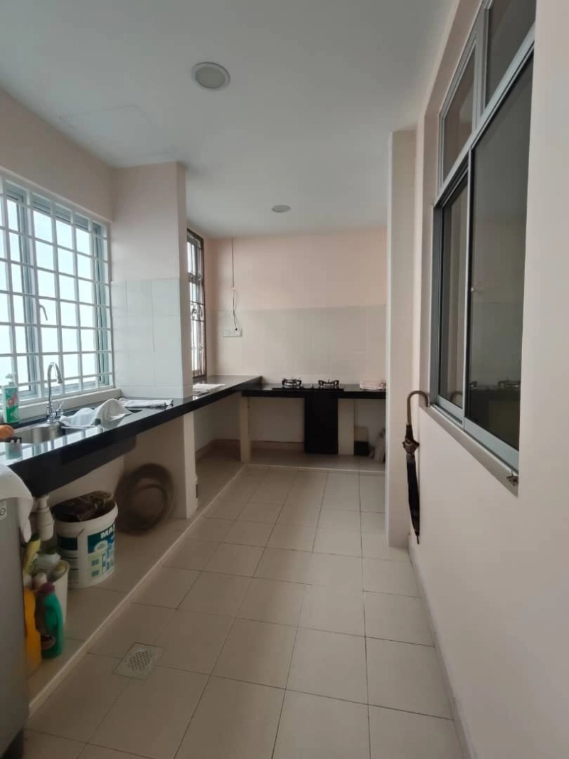 Skudai Sri Pulai Perdana 2 2Storey Terrace House 4Rooms 3Baths 22x70 Unit For Sale