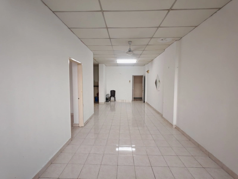 Sri Gotong Apartment @ Batu Caves - near KTM - Blok B level 5 - Ready Now