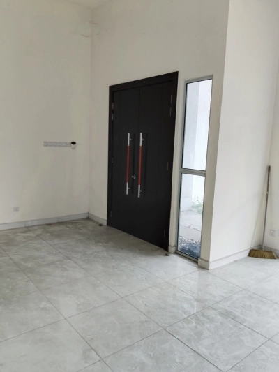 3 STOREY SEMI-D ARECA RESIDENCE KEPONG, Actual, Near MRT, Gated & Guard, Low Deposit