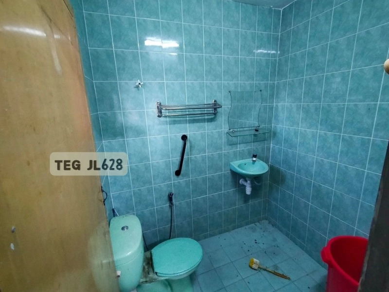 Corner Taman Batu Belah Klang Double Storey House