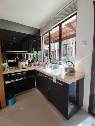 Corner unit Alila Homes 3 storey terrace