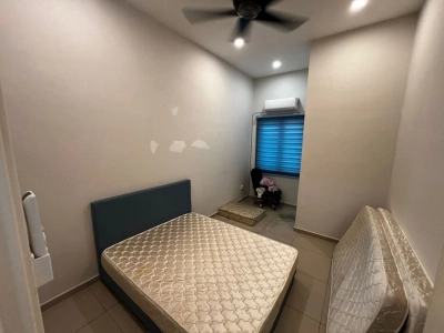 Botani Seri Beringin Double Storey Fully furnish For Rent