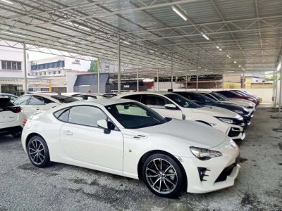 Recond Car Commercial Lot Showroom For Rent PJS Oldtown, Petaling Jaya