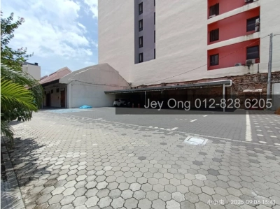 The Courtyard, Beach Street - Shop For Rent