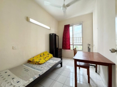 Putra Place Bayan Lepas Queensbay Mall area worth to buy Well Conditio