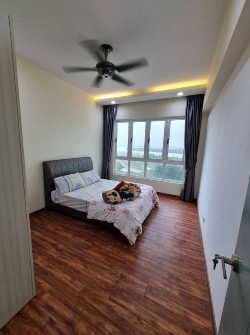 Tropez Residences Danga Bay for Rent Spacious Dual Key Condominium