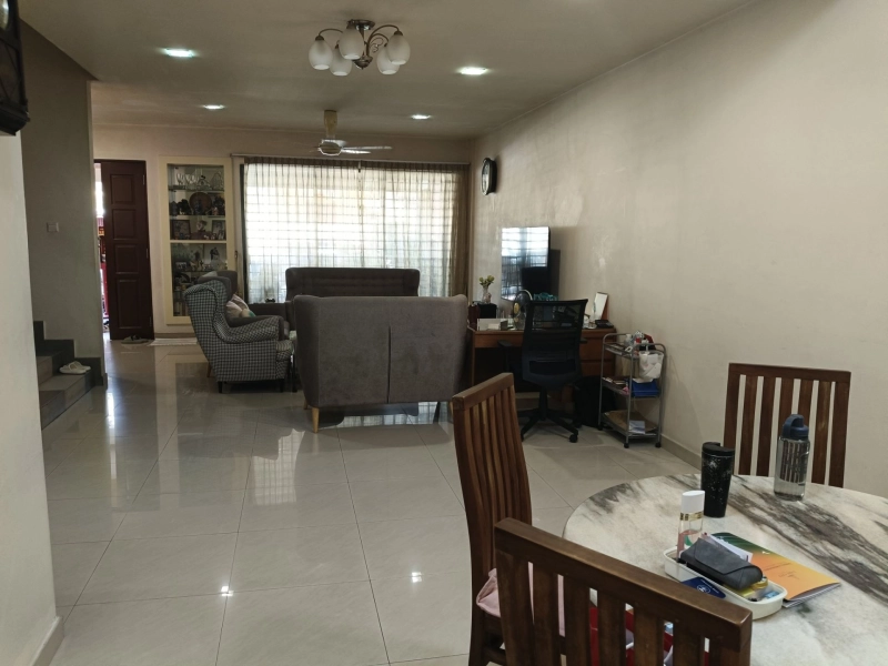 3 Storey TAMAN SRI SEGAMBUT, Actual, Freehold, Renovated, Low Deposit