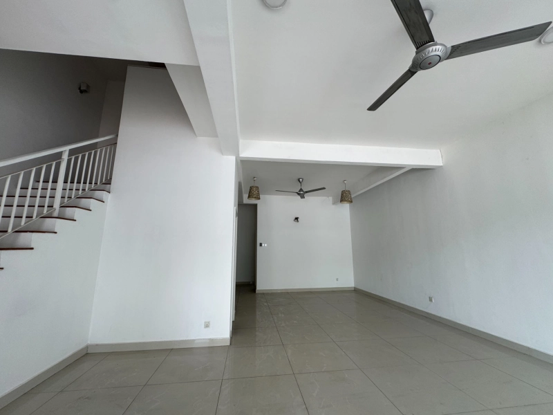 2.5 Storey DAMANSARA SUTERA SPRING Damansara Damai, Actual, Renovated, Low Deposit