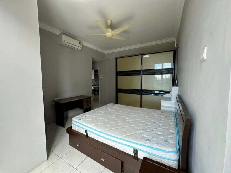 The Peak Tanjung Tokong 1100sf Furnished & Renovated Corner unit