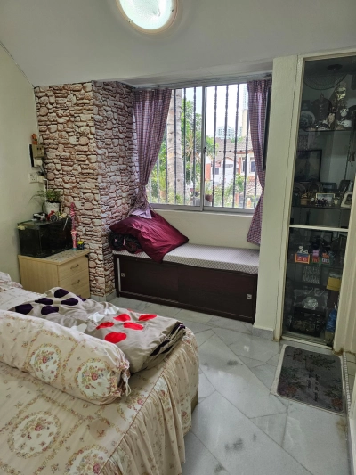 Mutiara View Gelugor 1054sf 2 Car Park Ground Floor Worth to buy
