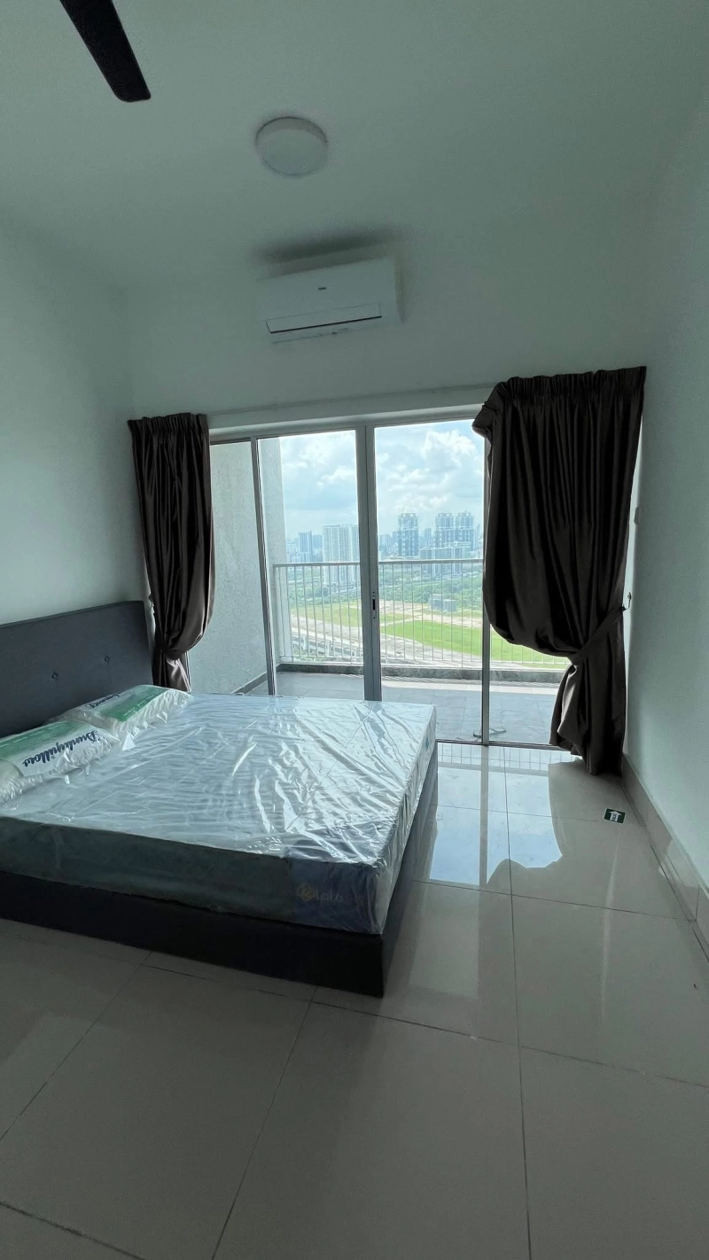 Razak City Residences (Master room + private bathroom)