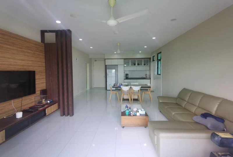 Common Room with Private Bathroom @ Skyloft, Bukit Indah
