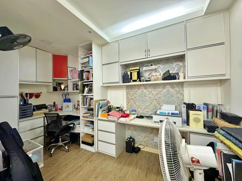 BANDAR SRI DAMANSARA SD8 TERRACE