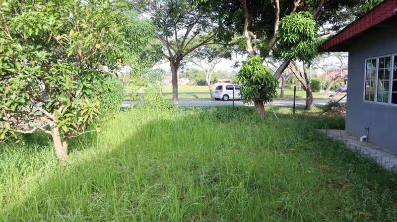 Single storey bungalow Pantai Sepang Putra
