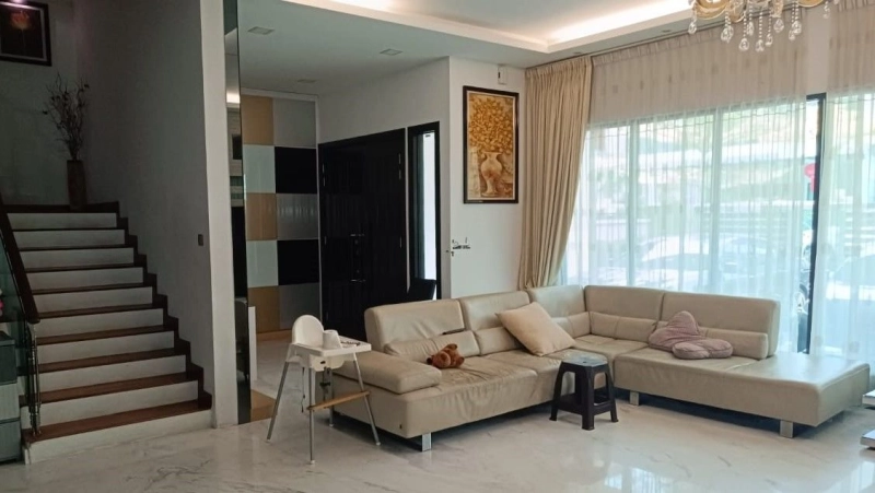 3 Storey SEMI-D ARECA RESIDENCE Kepong, Actual, Amazing Renovated, Low Deposit