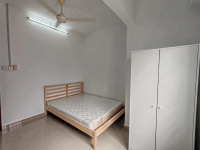 Room 2 RM500 @ 2nd floor Shop Apartment, Seksyen 7, Shah Alam