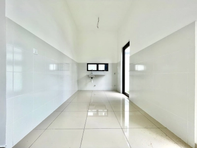 ECO GRANDEUR END LOT PUNCAK ALAM