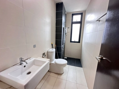 8 Scape Residence Apartment – 2 Bed 2 Bath, High Floor, Fully Furnished